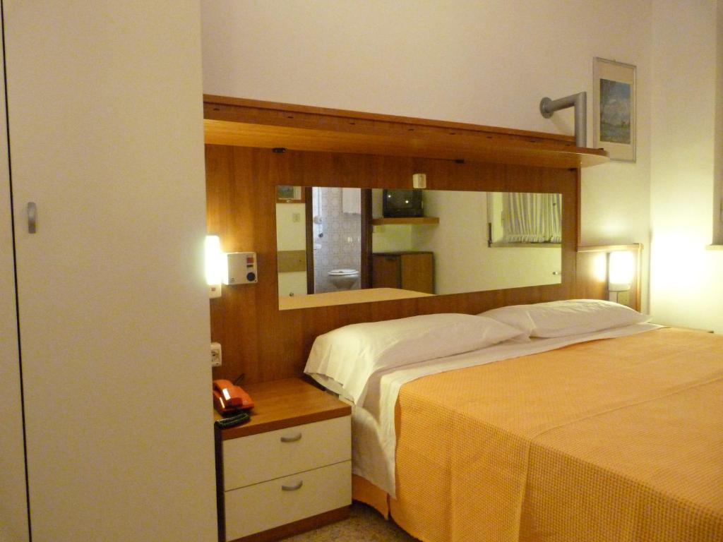 Hotel Bologna San Benedetto del Tronto Zimmer foto